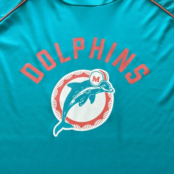 Men’s Dolphin 🐬 long sleeve hooded dry fit - Picture 2 of 6